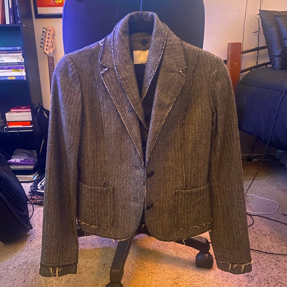 ENCHANTMENT…? Silvery Lamé Raw Edge Detail Blazer w/ Removable Petticoat